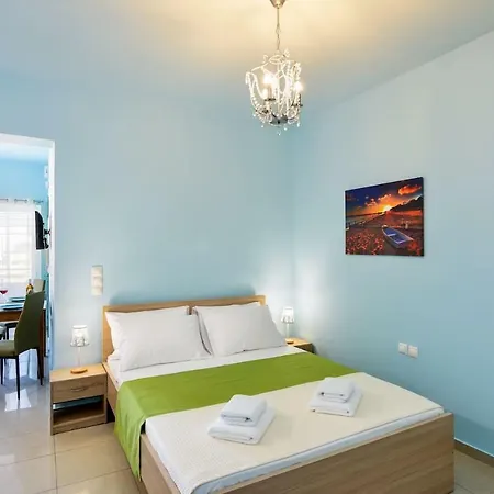 Seaside Old Venetian Harbour 1st Floor Apartment