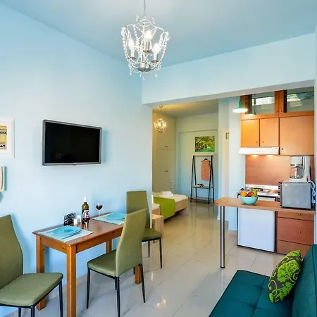 Seaside Old Venetian Harbour 1st Floor Apartment *